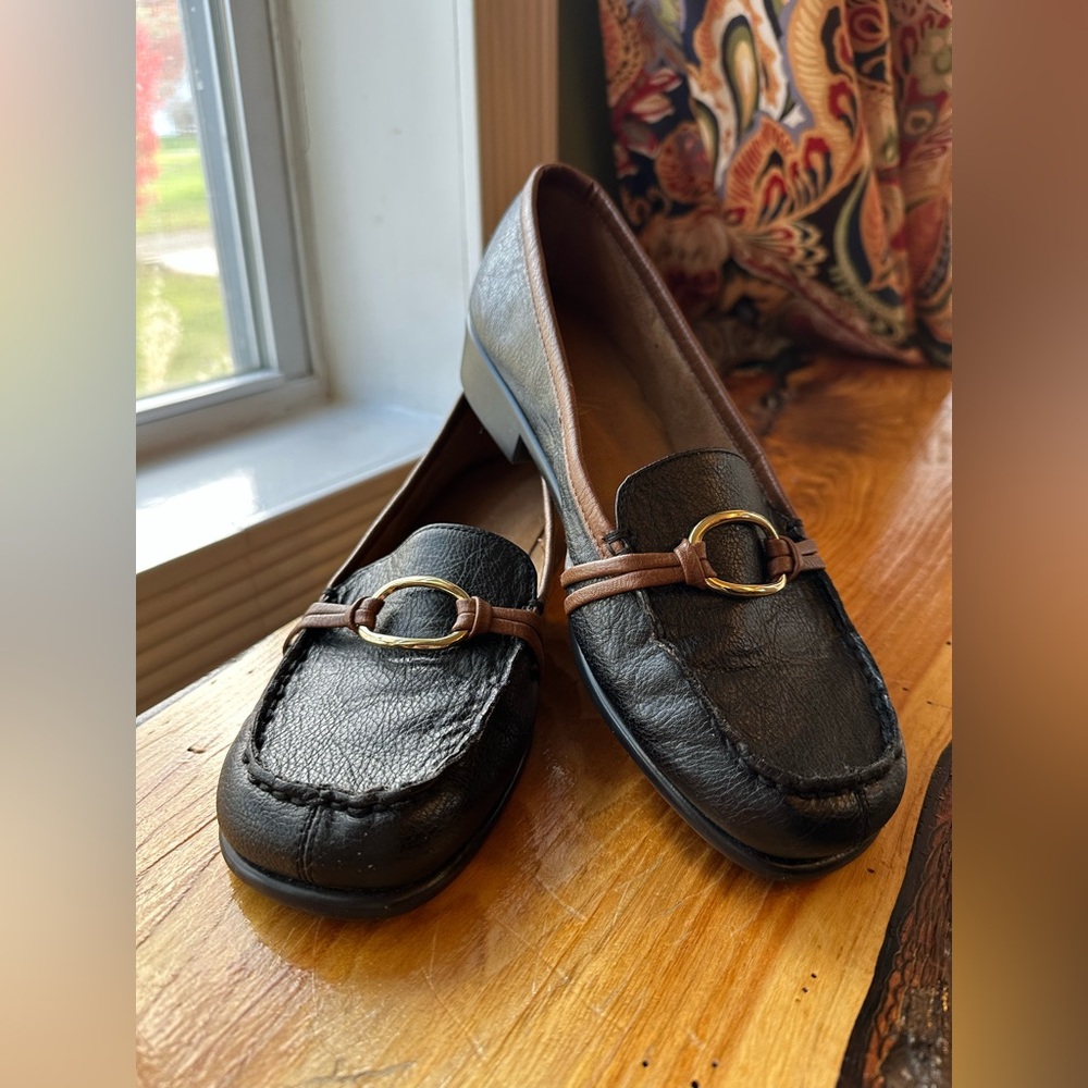 AEROSOLES Black Leather Loafers with Gold Buckle